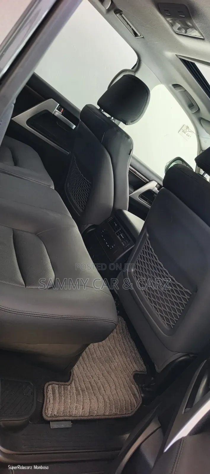 Toyota Land Cruiser 4.6 V8 ZX 2019 Gray