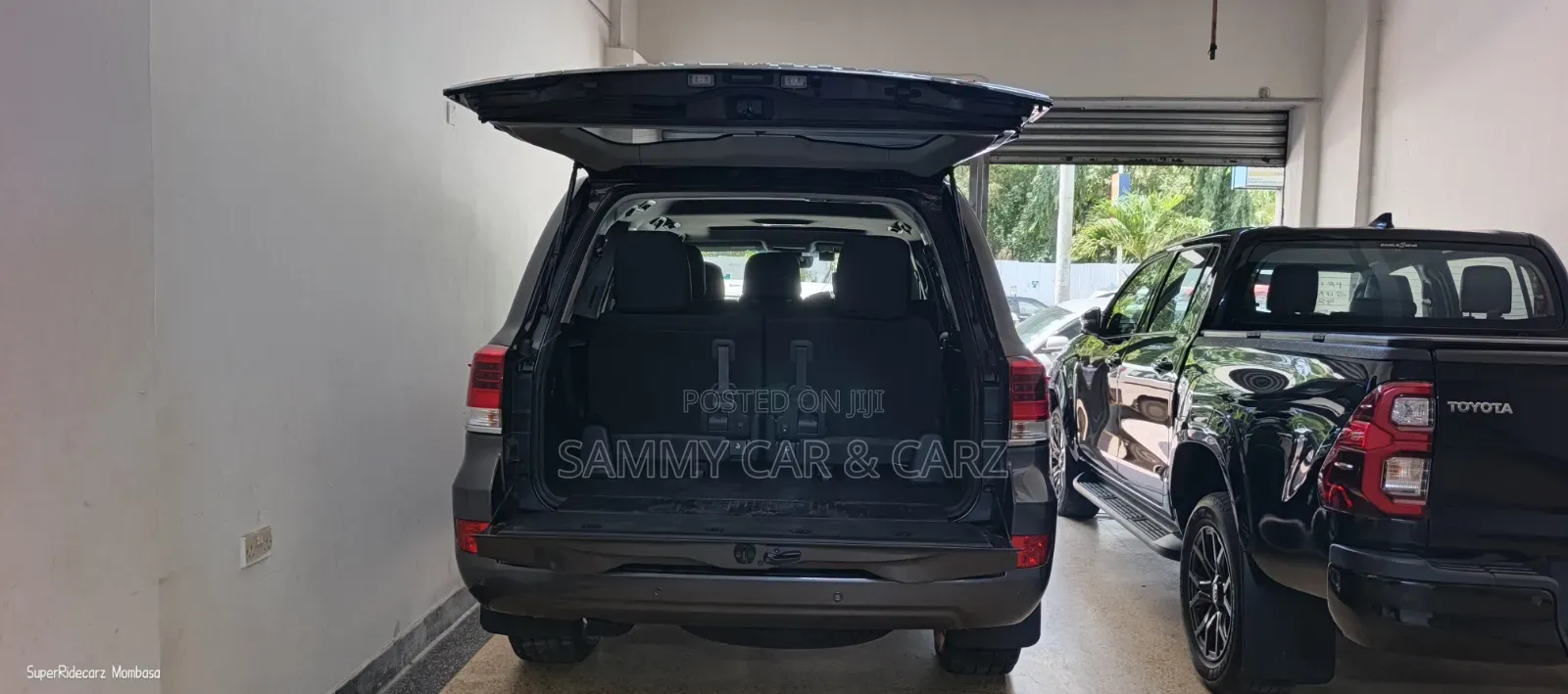 Toyota Land Cruiser 4.6 V8 ZX 2019 Gray