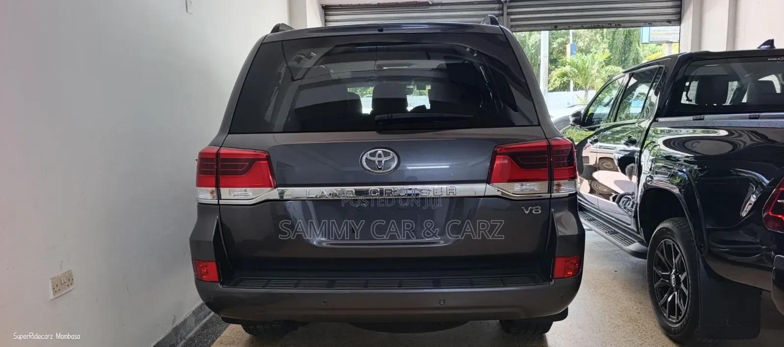 Toyota Land Cruiser 4.6 V8 ZX 2019 Gray
