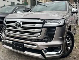 Toyota Land Cruiser LC300 2023 Gray