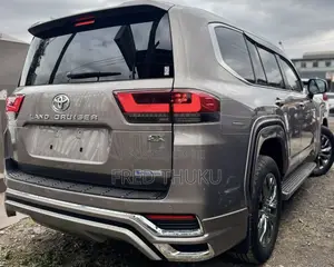 Toyota Land Cruiser LC300 2023 Gray