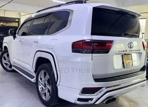 Toyota Land Cruiser LC300 2023 White