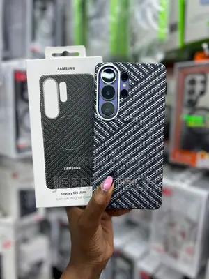 Red Samsung Galaxy S26 Ultra Carbon Case Featuring a Carbon Fiber