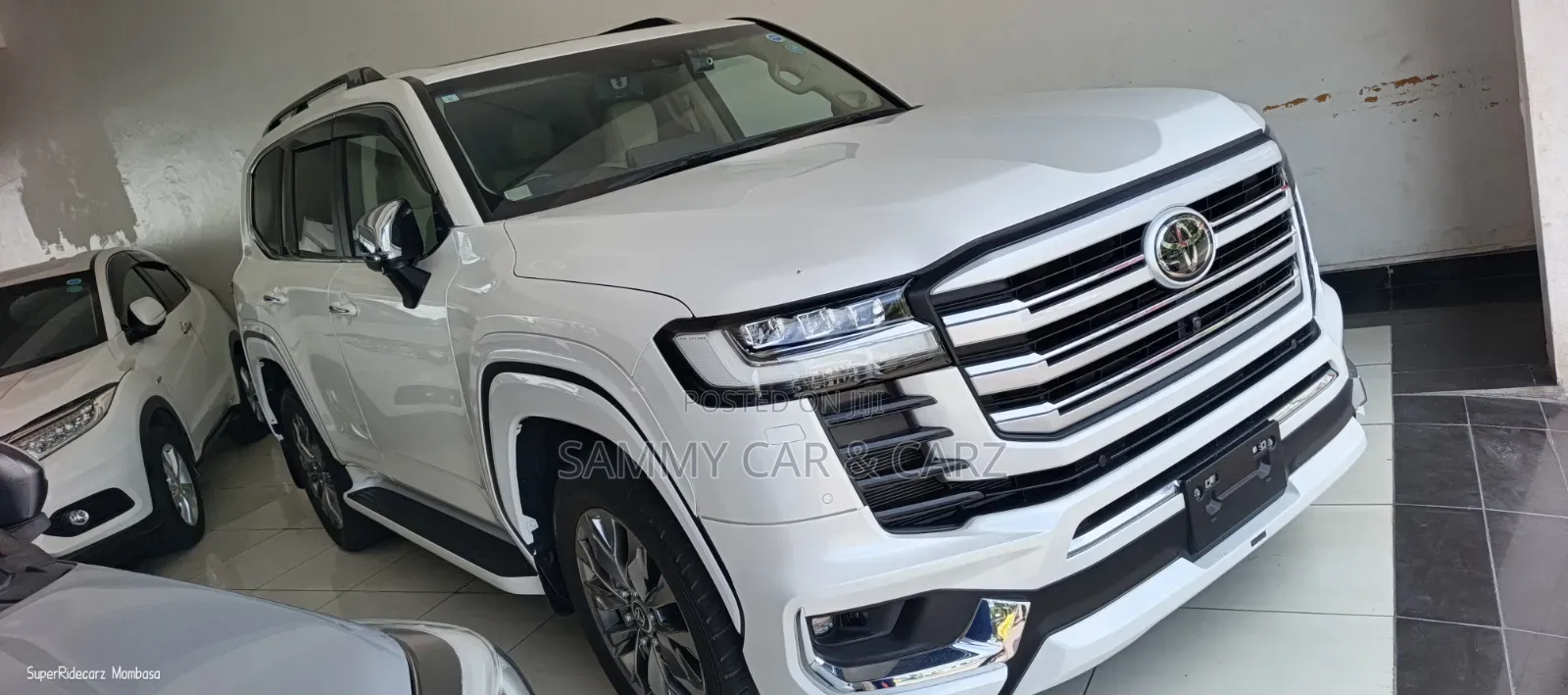 Toyota Land Cruiser LC300 2023 White