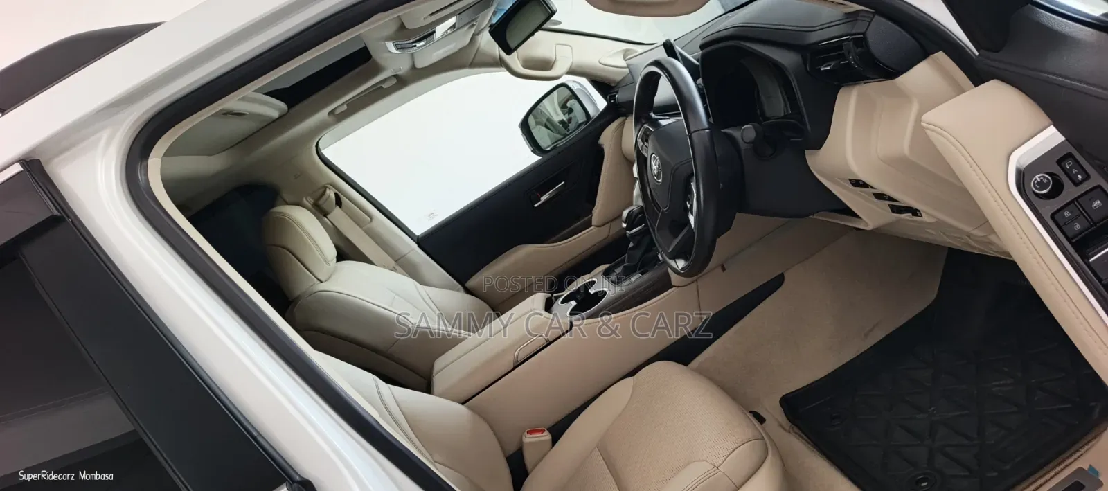 Toyota Land Cruiser LC300 2023 White