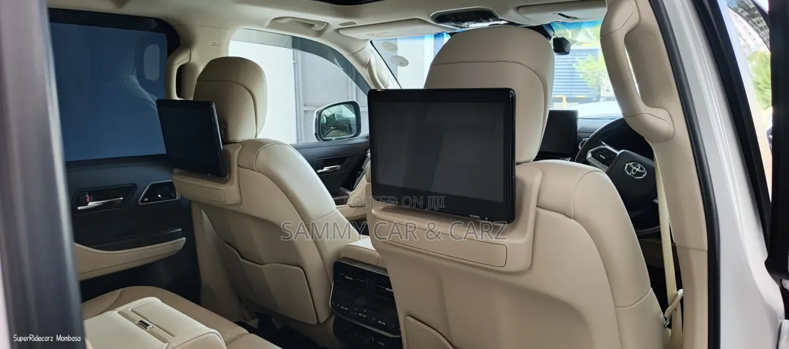 Toyota Land Cruiser LC300 2023 White