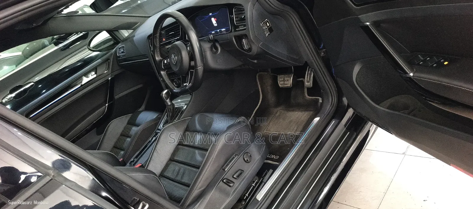Volkswagen Golf R 4-Door w/DCC & Navigation 2019 Black