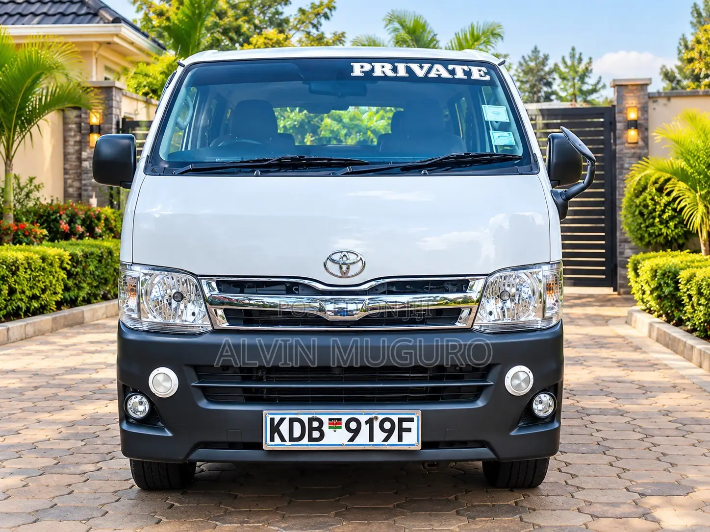 Toyota HiAce 2014 White