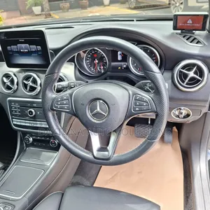 Mercedes-Benz GLA 250 2018 Black