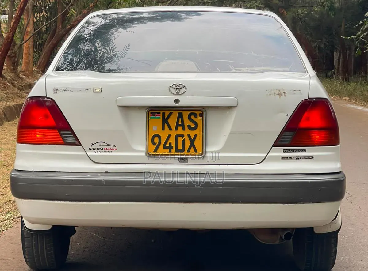 Toyota Corolla 1998 White