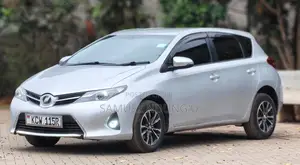 Toyota Auris 2013 Silver