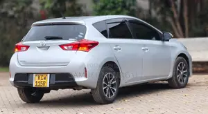 Toyota Auris 2013 Silver
