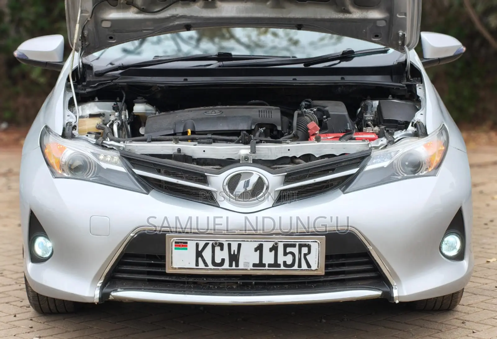 Toyota Auris 2013 Silver
