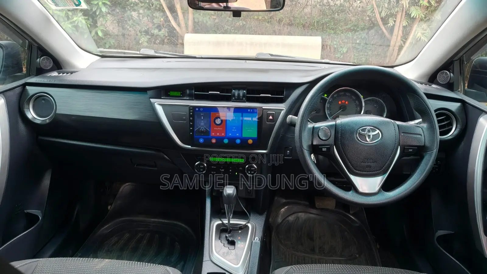 Toyota Auris 2013 Silver