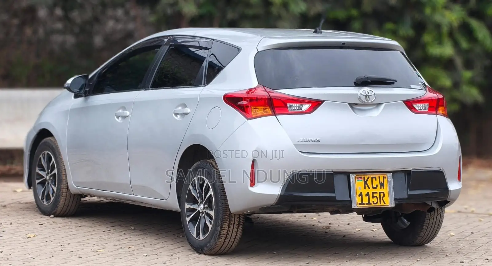 Toyota Auris 2013 Silver