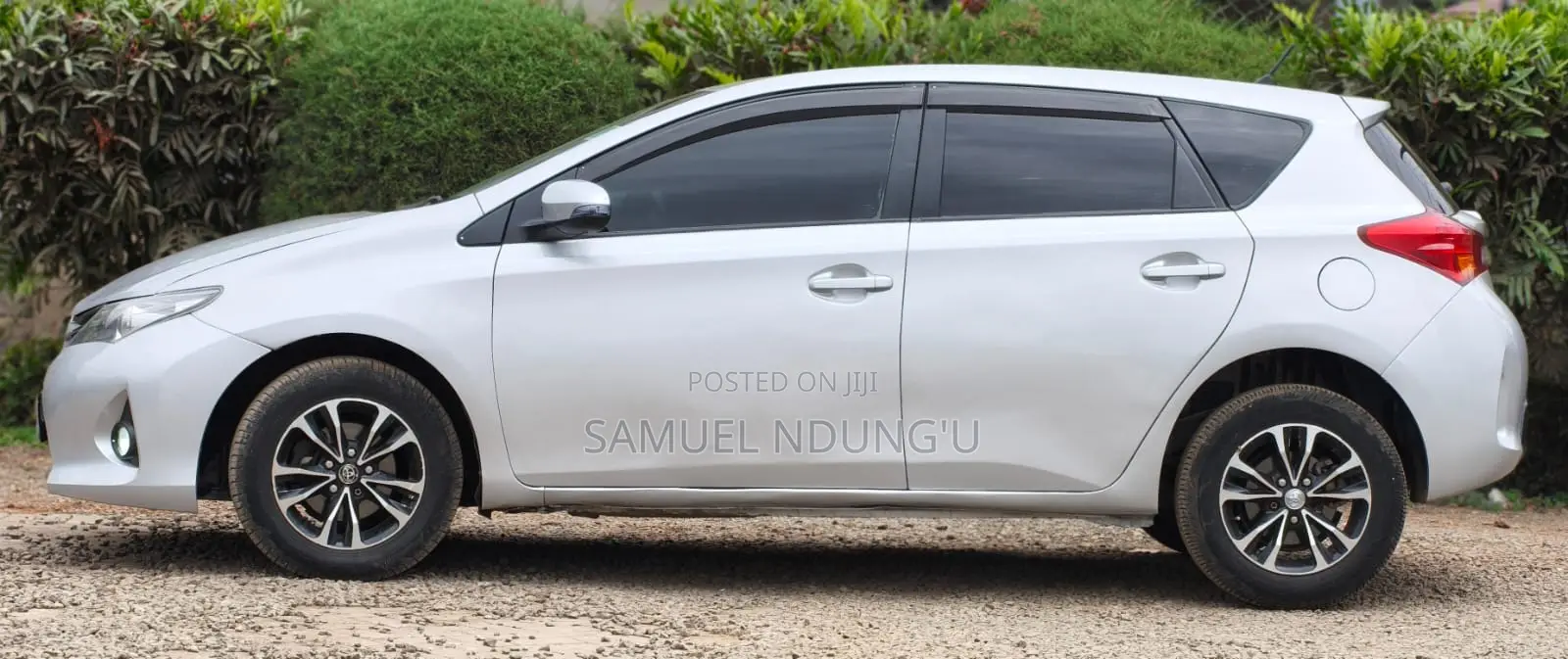 Toyota Auris 2013 Silver
