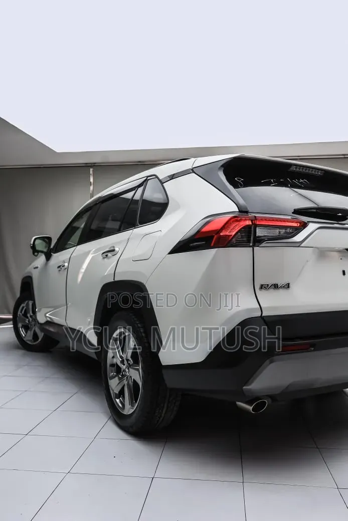 Toyota RAV4 Adventure AWD 2020 White