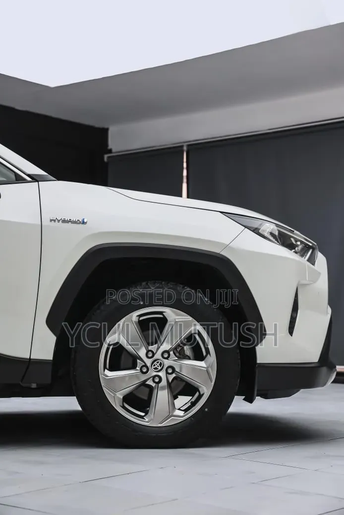 Toyota RAV4 Adventure AWD 2020 White