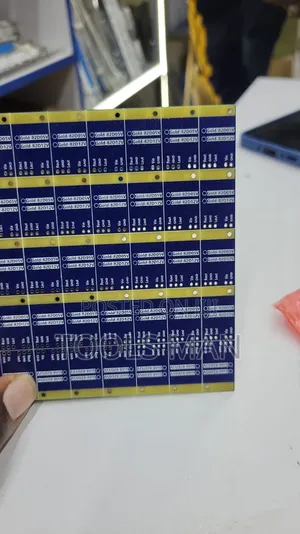Gold 82D05V 82D12V Circuit Board Panel.