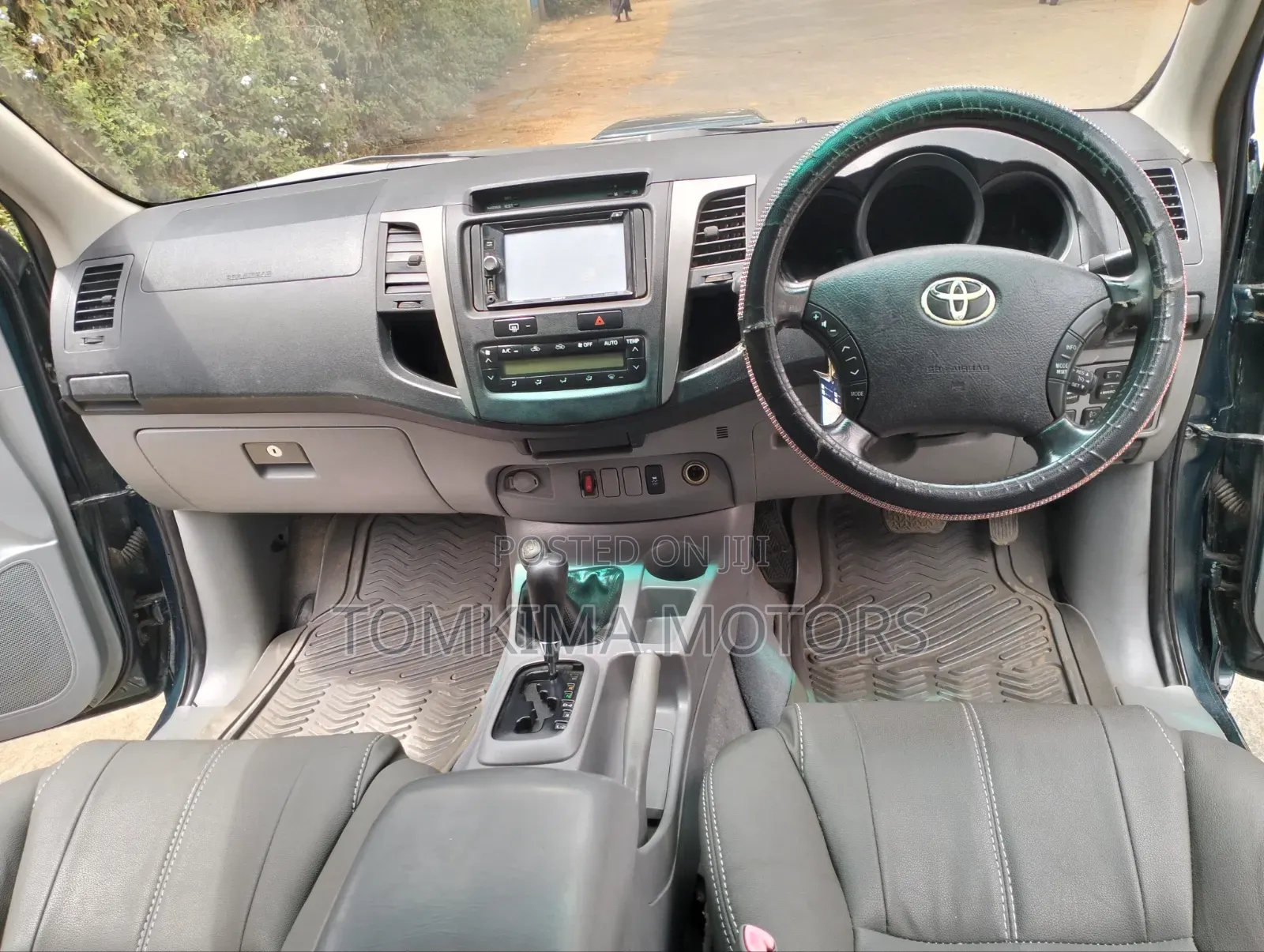 Toyota Noah 2010 Green