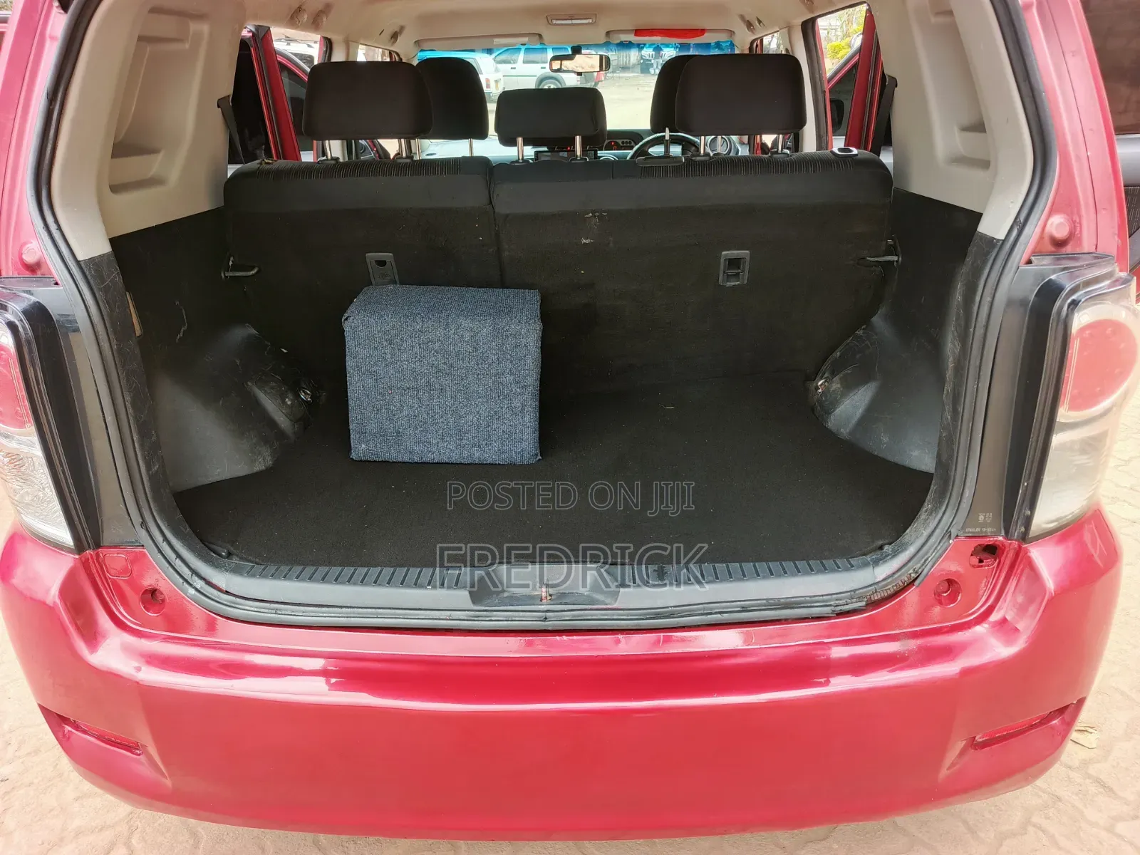 Toyota Corolla Rumion 2011 Red