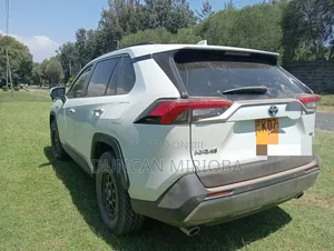 Toyota RAV4 2019 White