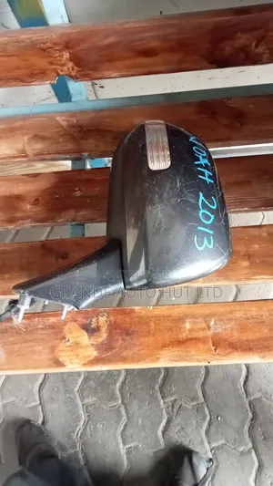 Toyota Noah Side Mirror Zr70
