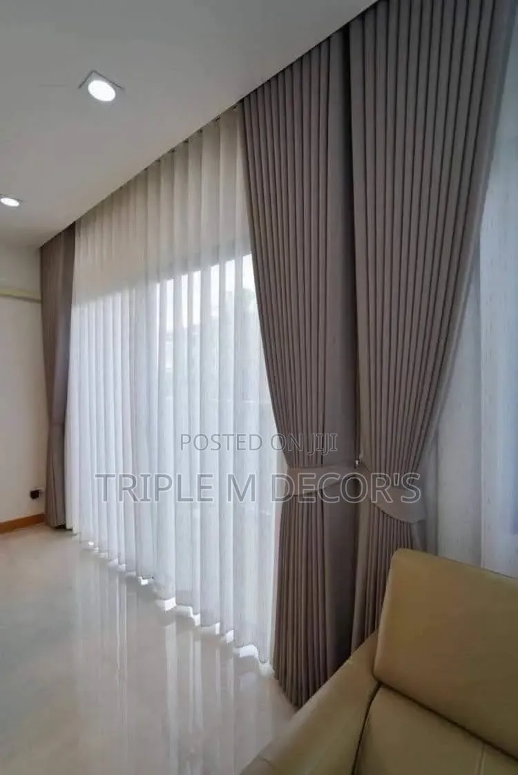 Brown Modern Sitting Room Drapes