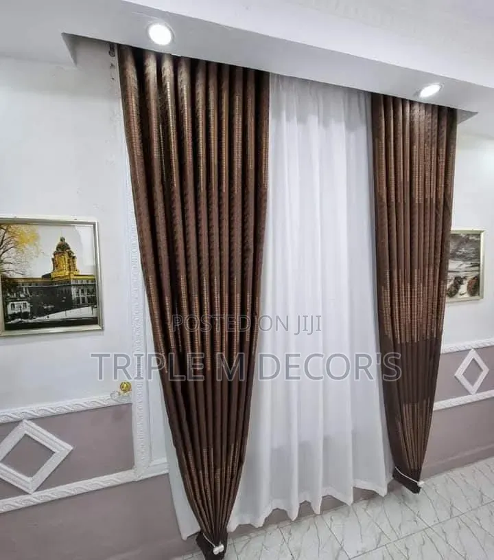 Brown Modern Sitting Room Drapes