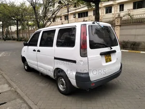 Toyota TownAce 2004 White