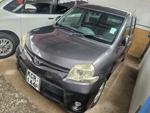 Toyota Sienta 2011 Gray