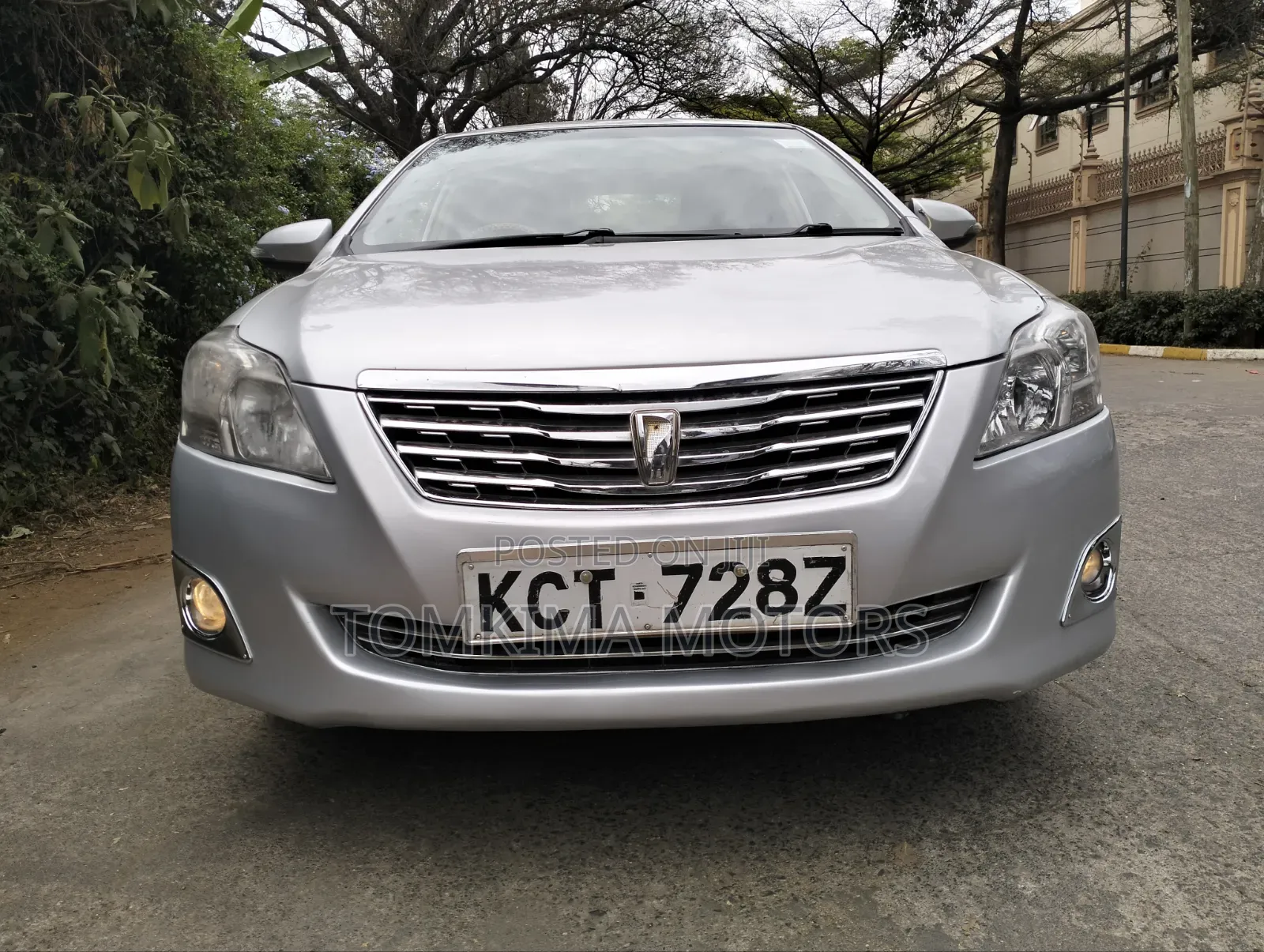 Toyota Premio 2013 Silver