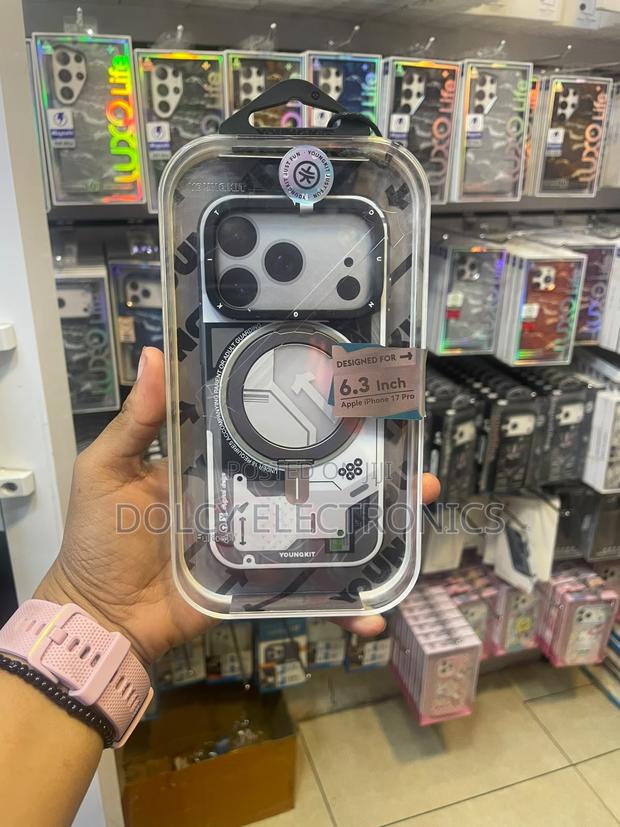 Youngkit iPhone 17 Pro Max Case - main view