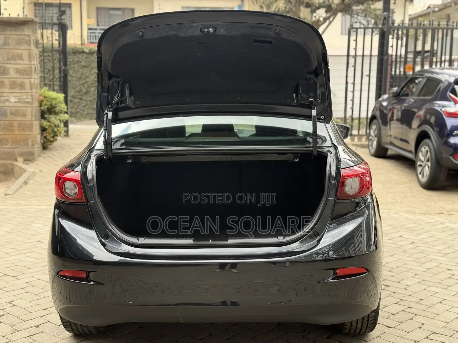 Mazda Axela SV Premium 2014 Black
