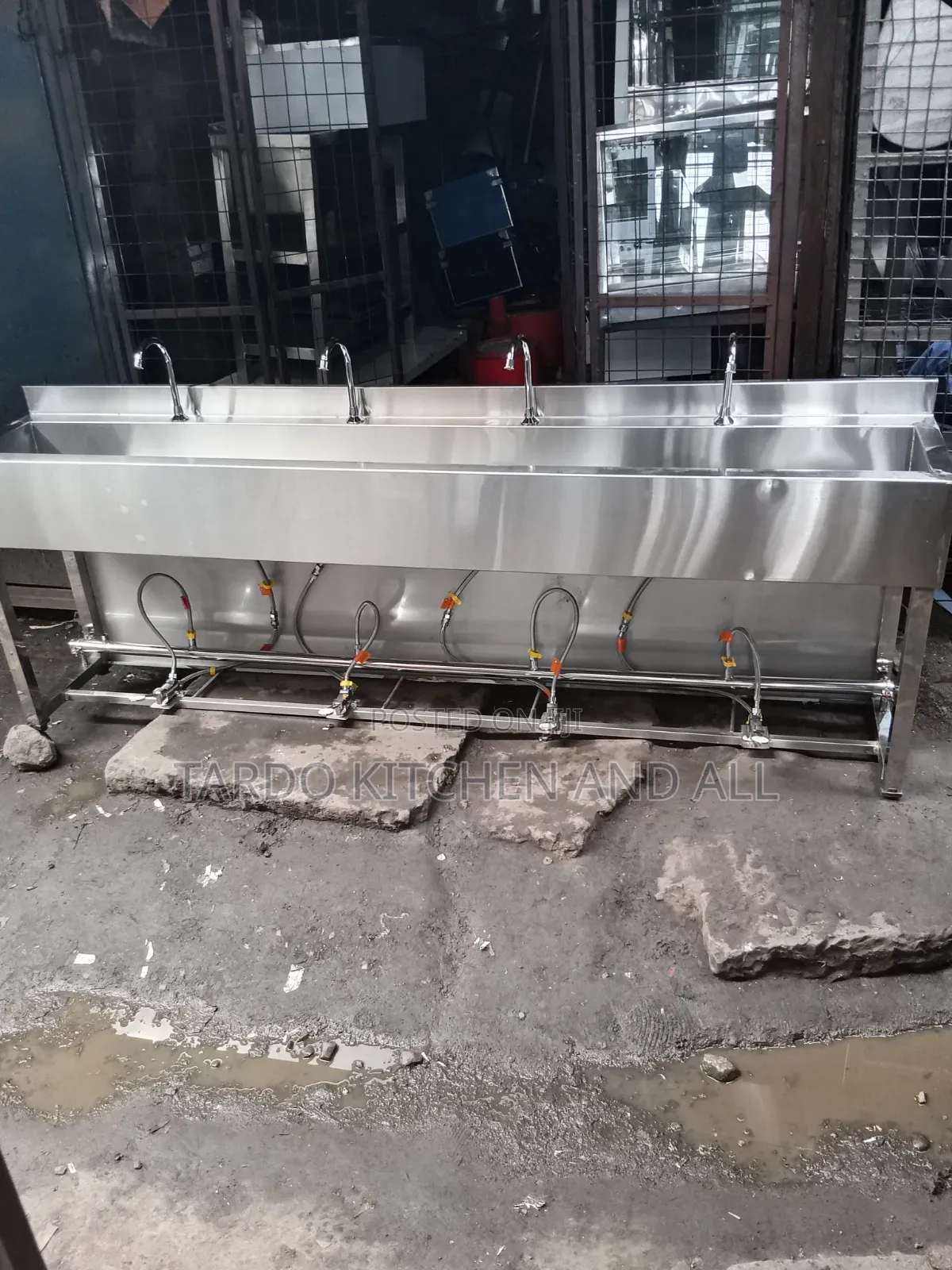 4 Taps Stainless Steel Hand Washing Sink