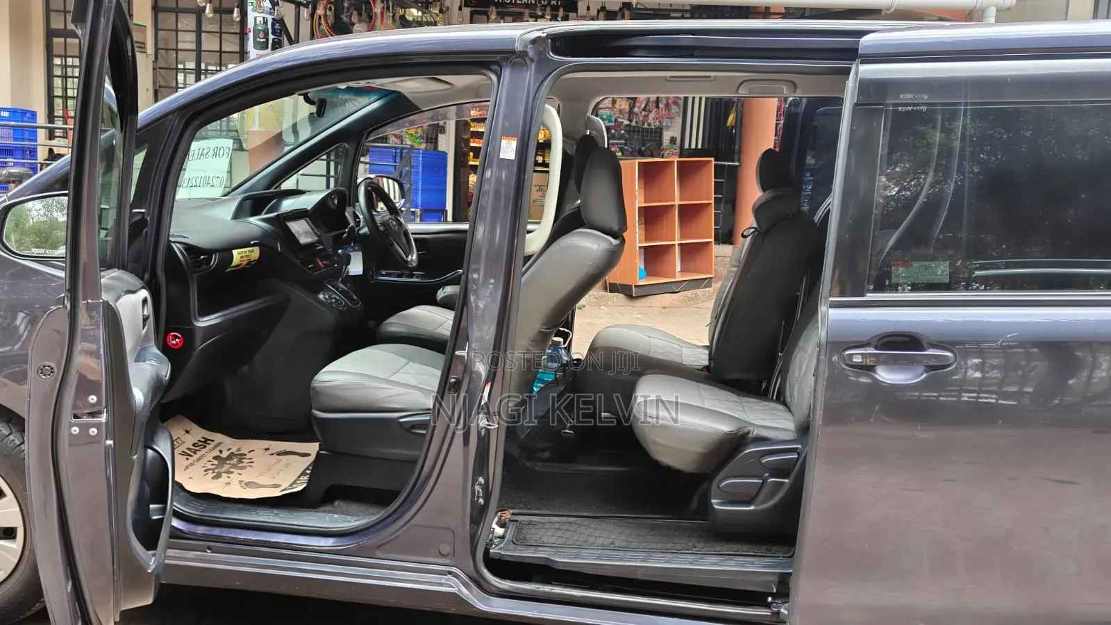 Toyota Noah 2015 Gray