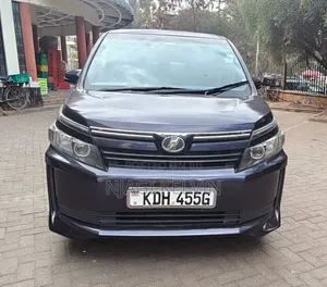 Toyota Noah 2015 Gray