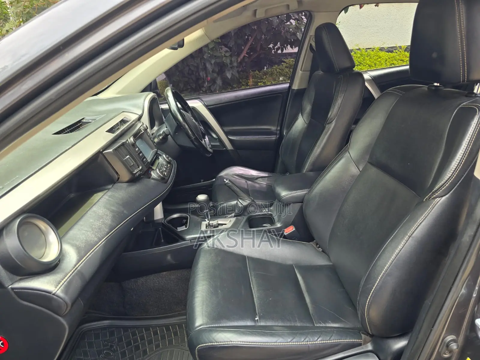 Toyota RAV4 LE 4dr SUV AWD (2.5L 4cyl 6A) 2018 Gray