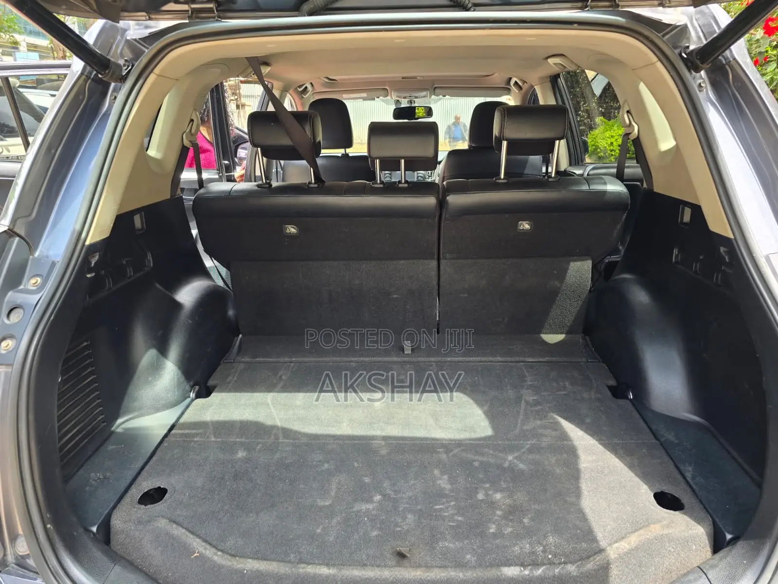 Toyota RAV4 LE 4dr SUV AWD (2.5L 4cyl 6A) 2018 Gray
