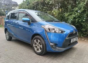 Toyota Sienta 2015 Blue