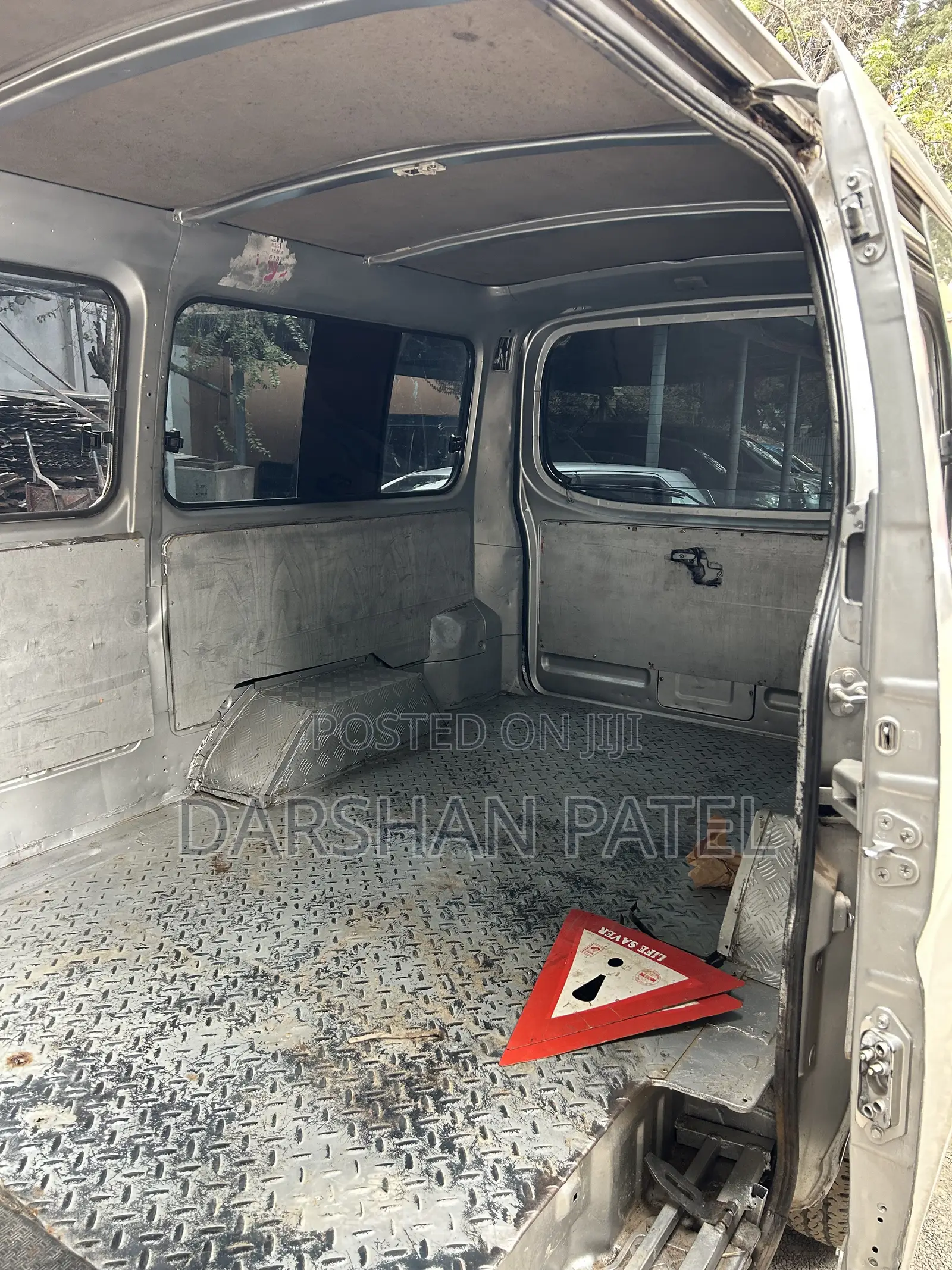 Nissan Caravan (Urvan) 2008 Silver