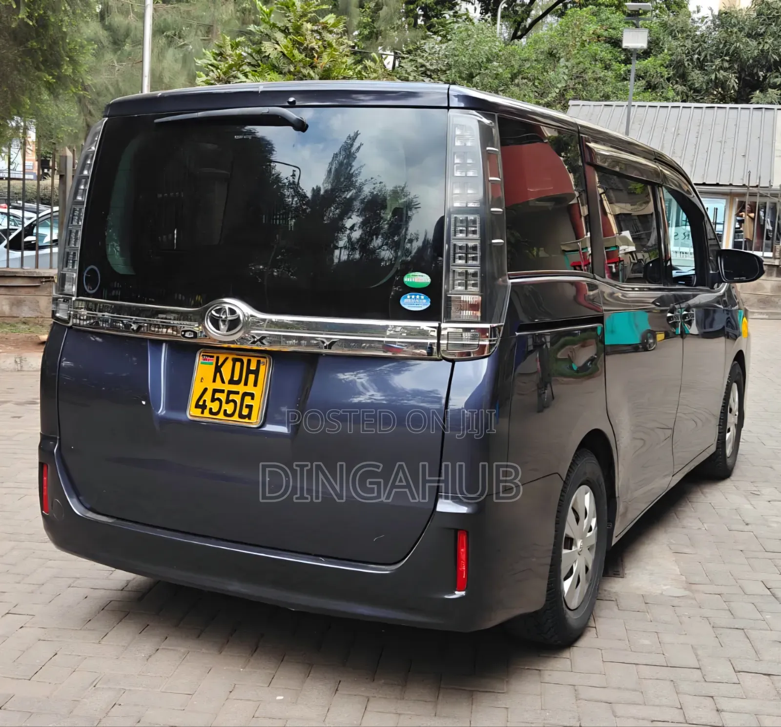 Toyota Voxy 2015 Blue