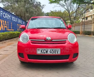 Toyota Sienta 2013