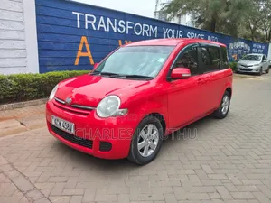 Toyota Sienta 2013
