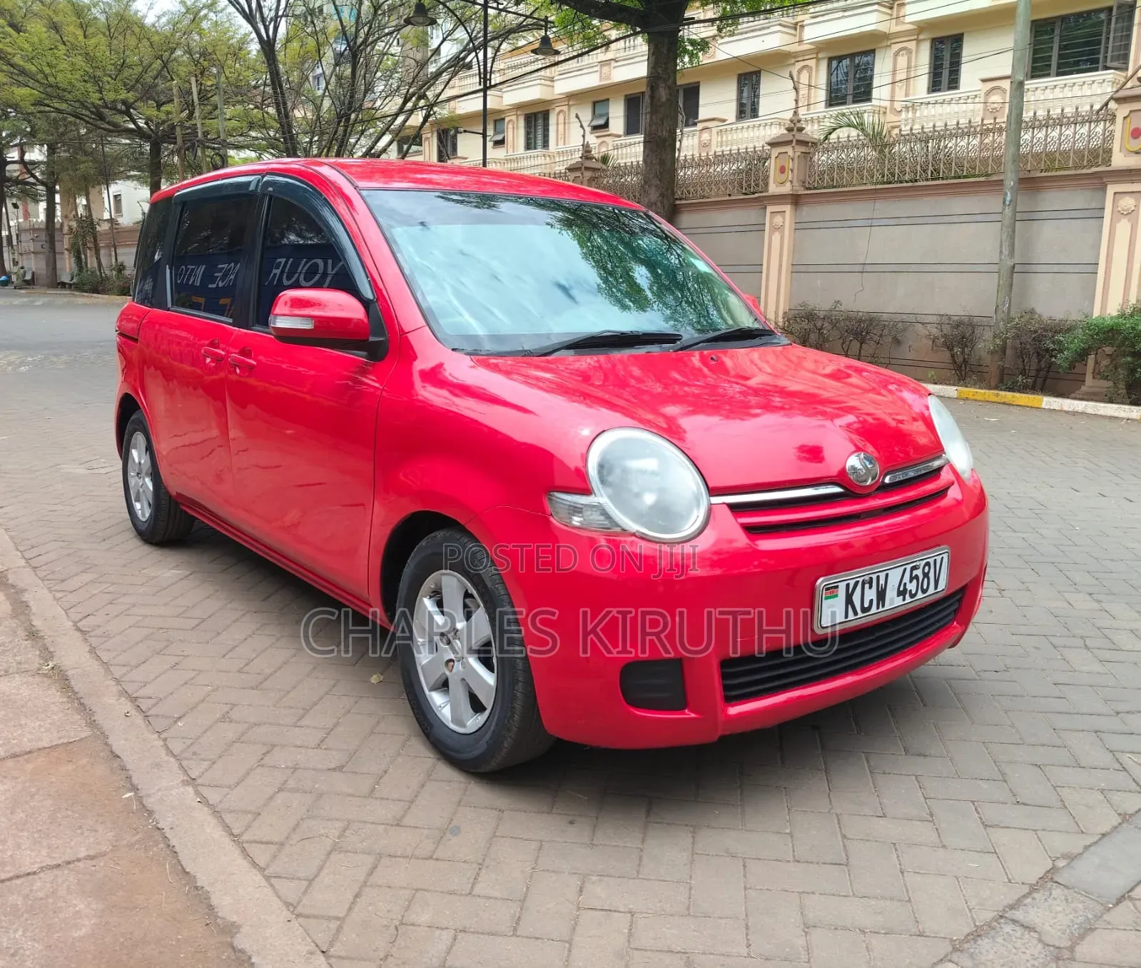 Toyota Sienta 2013
