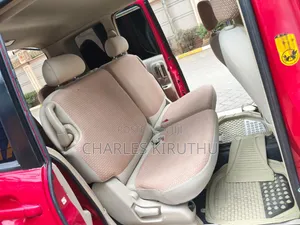 Toyota Sienta 2013