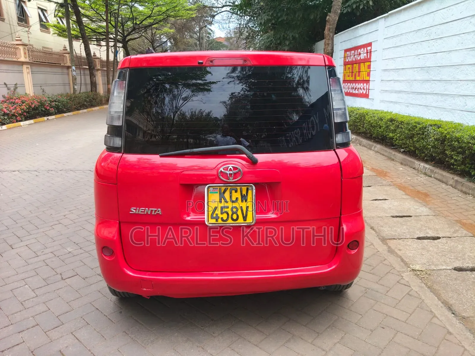 Toyota Sienta 2013