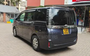Toyota Voxy 2015 Blue