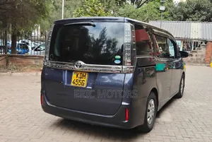 Toyota Voxy 2015 Blue