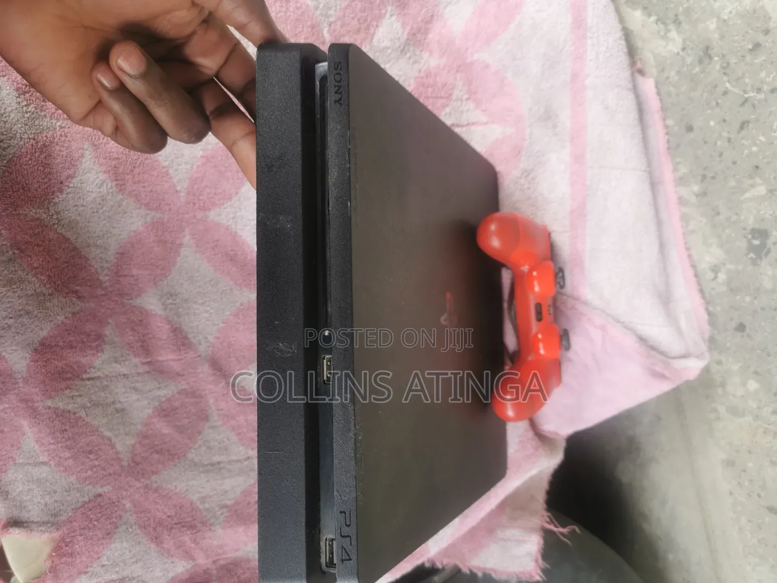 Sony PS4 Slim